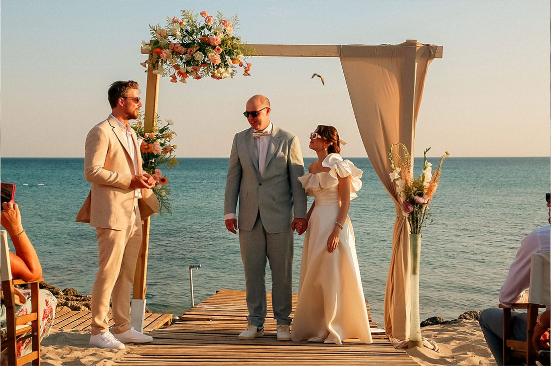 Çeşme Altınkum’da Zay’a Çeşme Beach nikah töreni ve çift