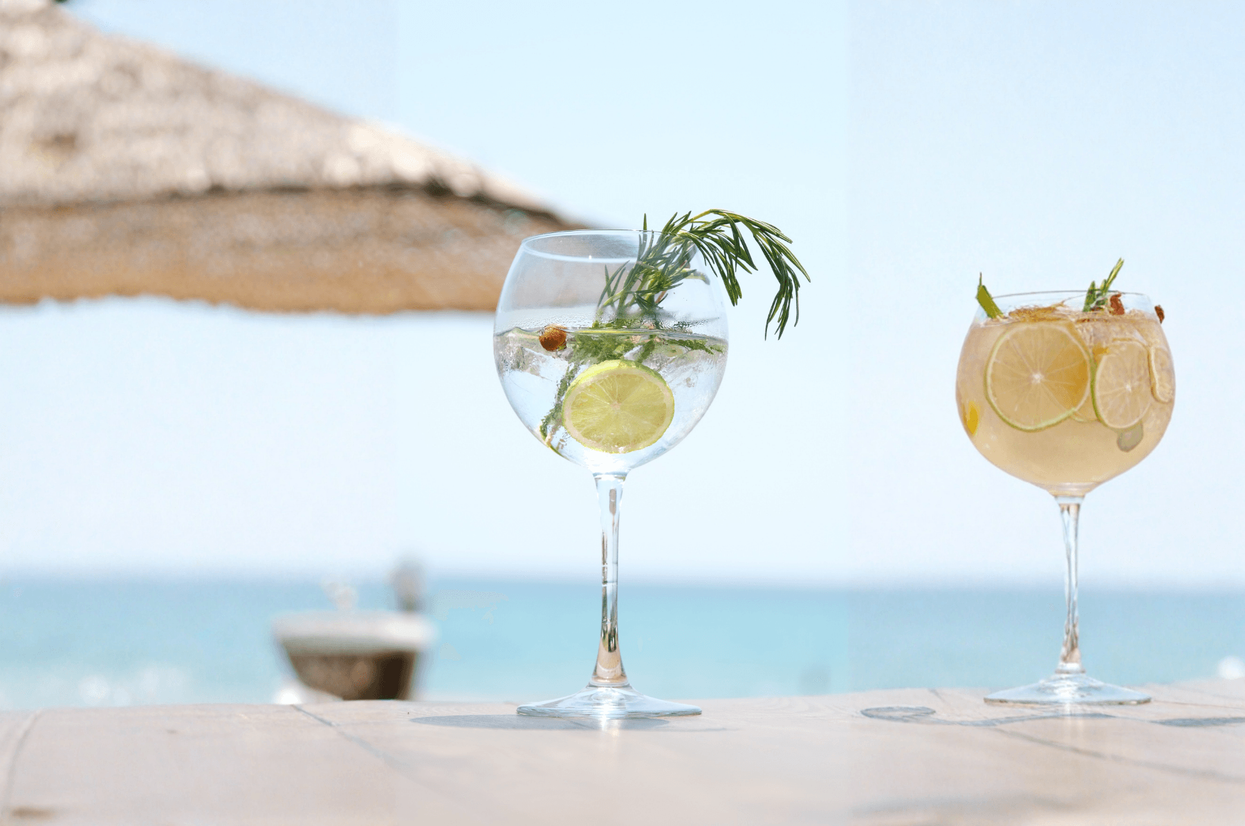 Çeşme Altınkum’da Zay’a Çeşme Beach restoran kokteyl ve limon detayı